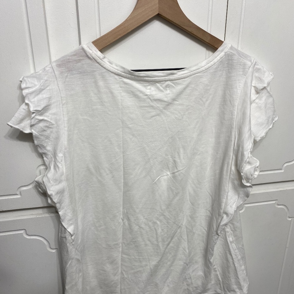 White tee, ruffled sleeves
